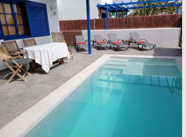 3 makuuhuone Paritalo myytävänä paikassa Playa Blanca, Yaiza mukana uima-altaan - 426 000 € (Ref: 9280688)