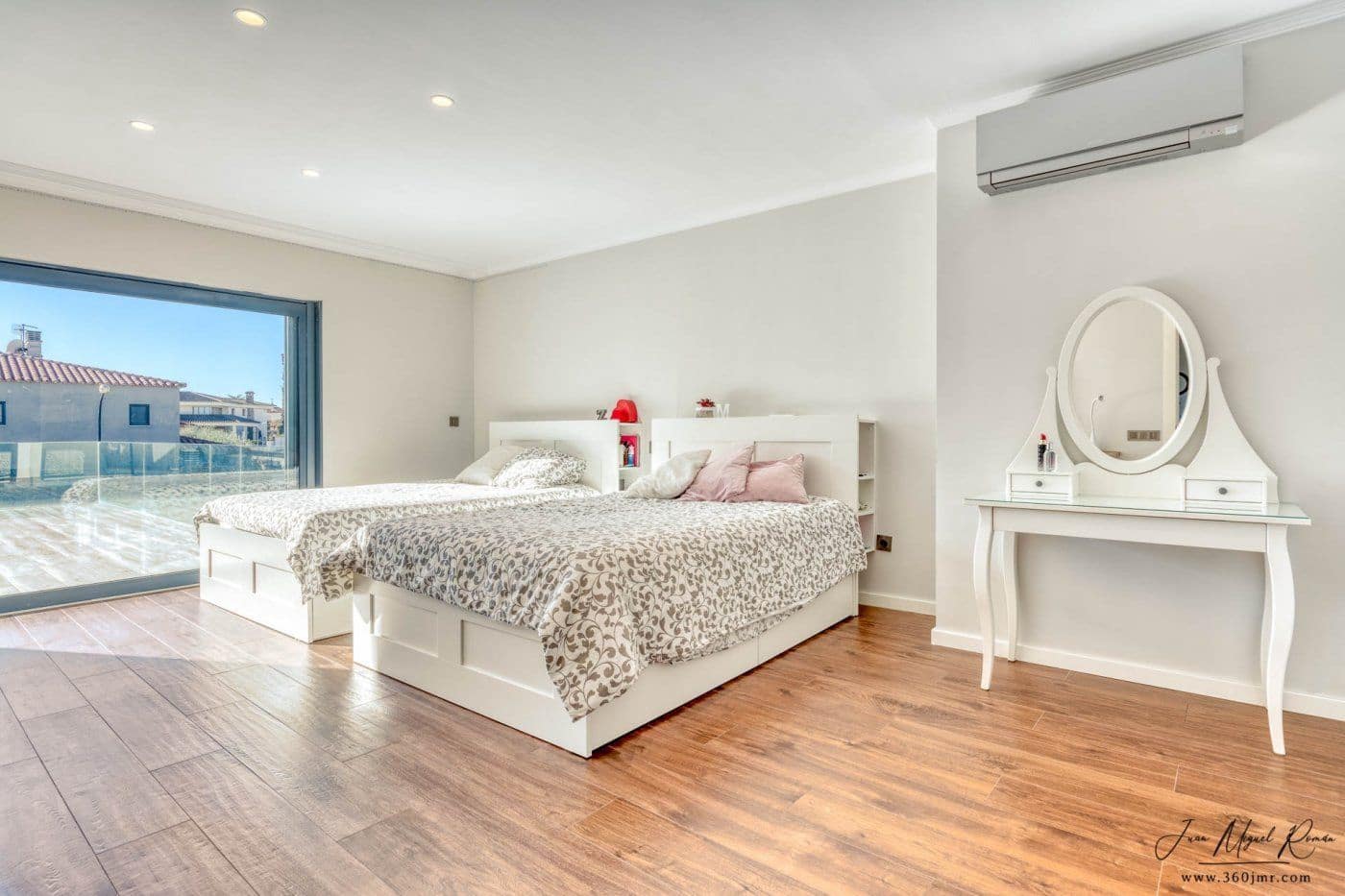 5 soveværelse Villa til salg i Avinyonet de Puigventos med swimmingpool garage - € 1.075.000 (Ref: 6857844)