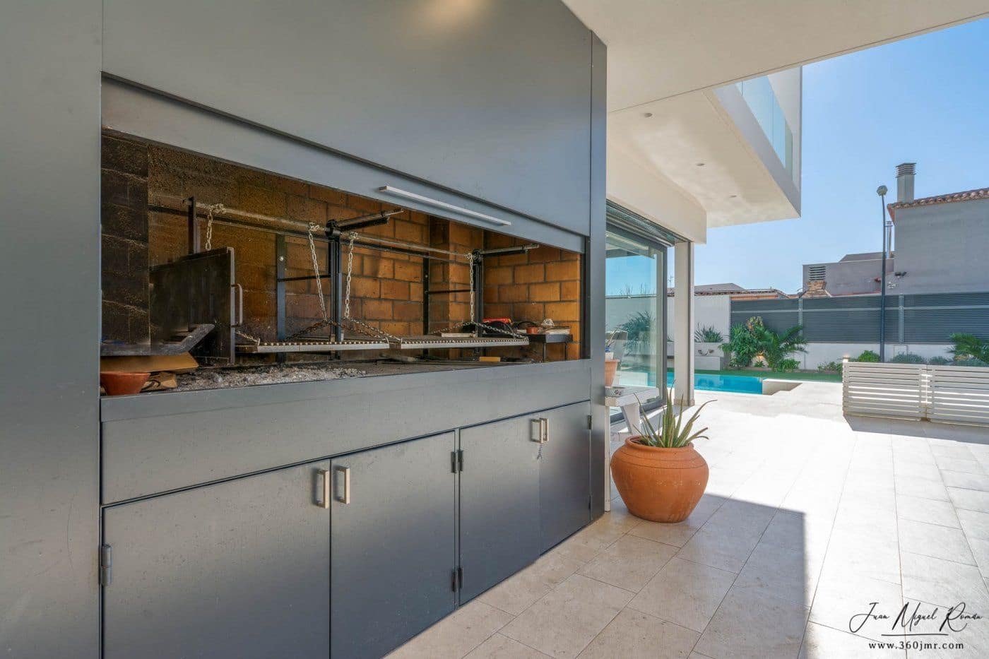 5 soveværelse Villa til salg i Avinyonet de Puigventos med swimmingpool garage - € 1.075.000 (Ref: 6857844)