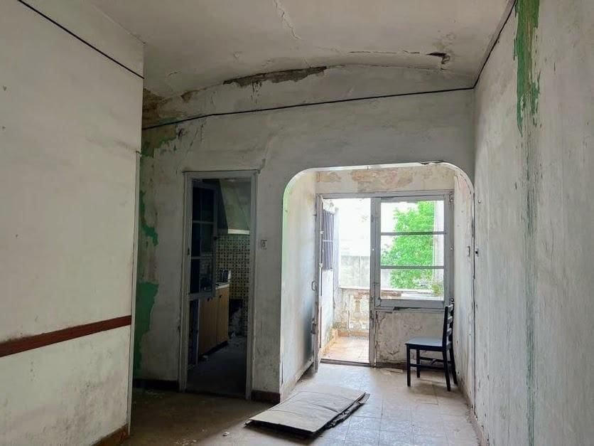 4 bedroom Villa for sale in Figueres € 65,000 (Ref 7573050)