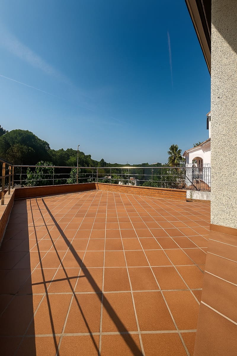 4 Zimmer Villa zu verkaufen in Lloret de Mar mit Pool Garage - 550.000 € (Ref: 8349370)