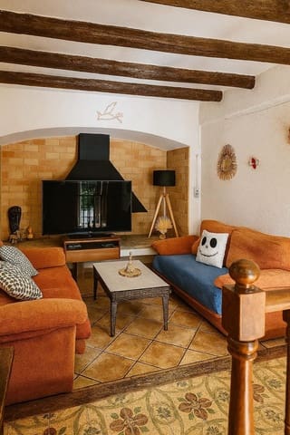 7 soverom Villa til salgs i Roca Grossa, Lloret de Mar med svømmebasseng garasje - € 750 000 (Ref: 8717054)