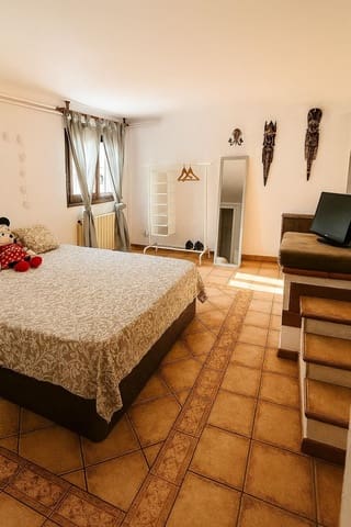 7 soverom Villa til salgs i Roca Grossa, Lloret de Mar med svømmebasseng garasje - € 750 000 (Ref: 8717054)