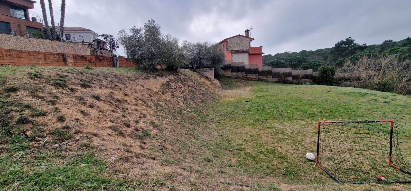 Rakentamaton maa myytävänä paikassa Lloret de Mar - 220 000 € (Ref: 8821813)