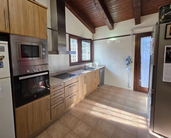 4 camera da letto Villa in vendita in El Mas Flassià, Vidreres con piscina garage - 639.000 € (Rif: 9024065)