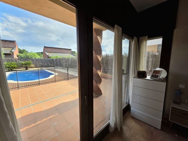 4 camera da letto Villa in vendita in El Mas Flassià, Vidreres con piscina garage - 639.000 € (Rif: 9024065)