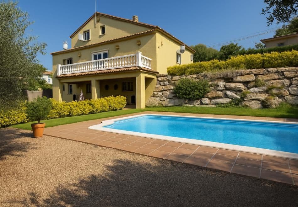 5 Zimmer Villa zu verkaufen in Caldes de Malavella mit Pool Garage - 399.000 € (Ref: 9127977)