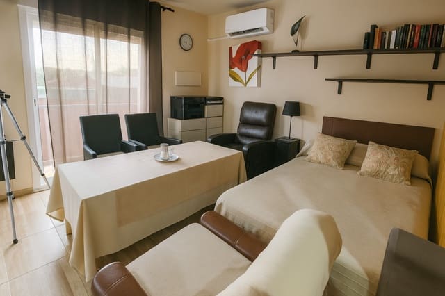 4 bedroom Villa for sale in Vidreres with pool garage - € 239,000 (Ref: 9217048)