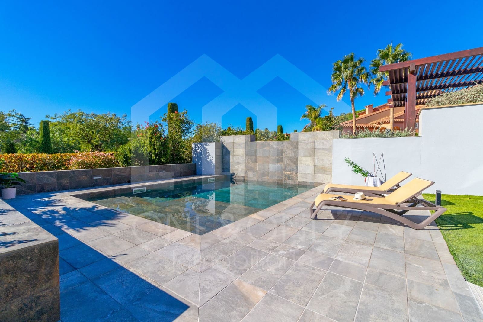 5 bedroom Villa for sale in Montroig-Mar with pool garage - € 1,400,000 (Ref: 9816092)