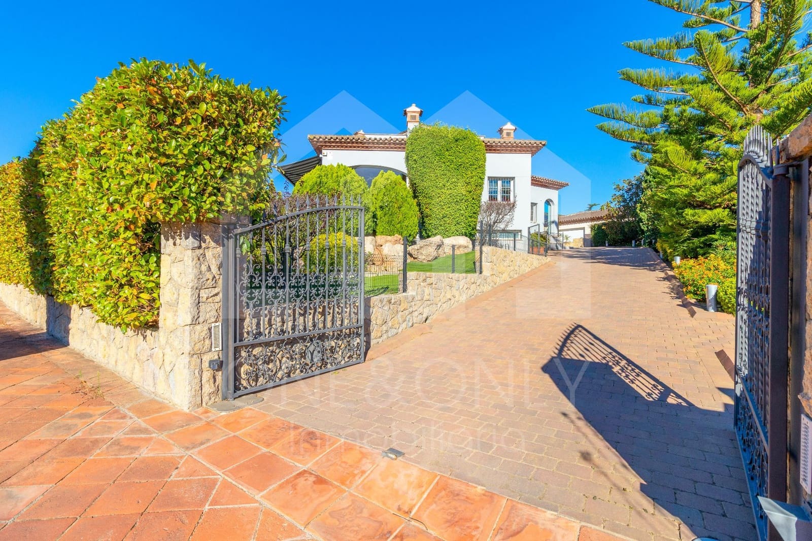 5 bedroom Villa for sale in Montroig-Mar with pool garage - € 1,400,000 (Ref: 9816092)