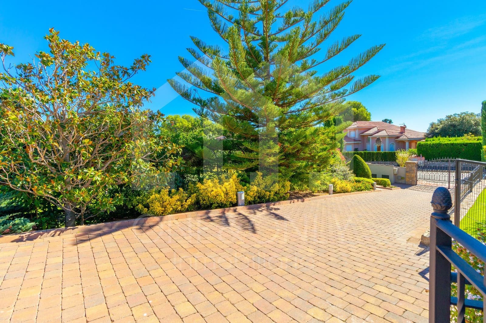 5 bedroom Villa for sale in Montroig-Mar with pool garage - € 1,400,000 (Ref: 9816092)