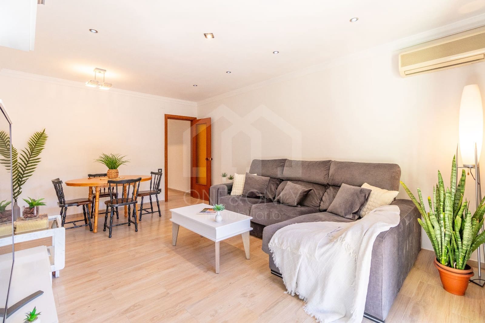 4 bedroom Flat for sale in Tarragona city with garage - € 164,000 (Ref: 9816093)