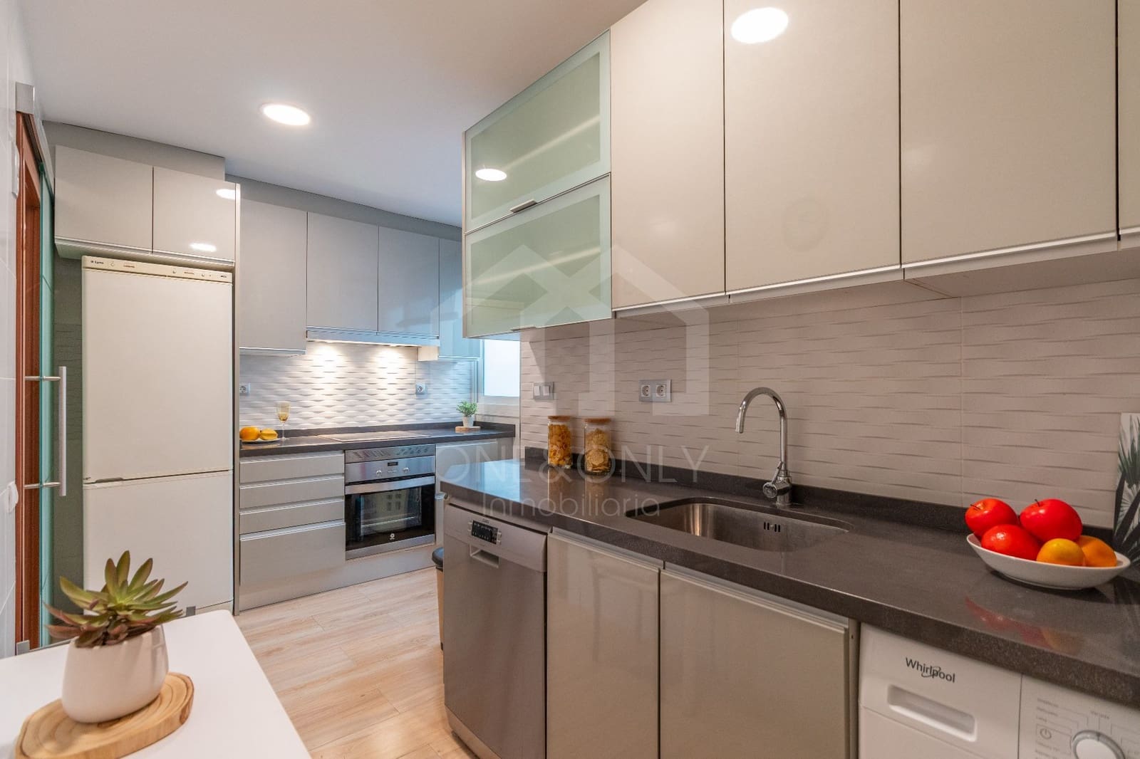 4 bedroom Flat for sale in Tarragona city with garage - € 164,000 (Ref: 9816093)