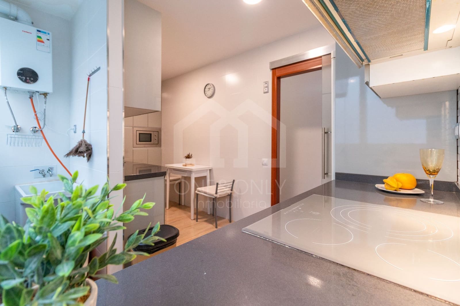 4 bedroom Flat for sale in Tarragona city with garage - € 164,000 (Ref: 9816093)