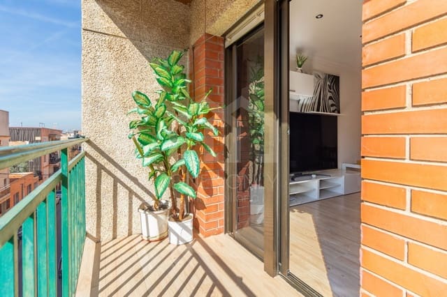 4 bedroom Flat for sale in Tarragona city with garage - € 164,000 (Ref: 9816093)