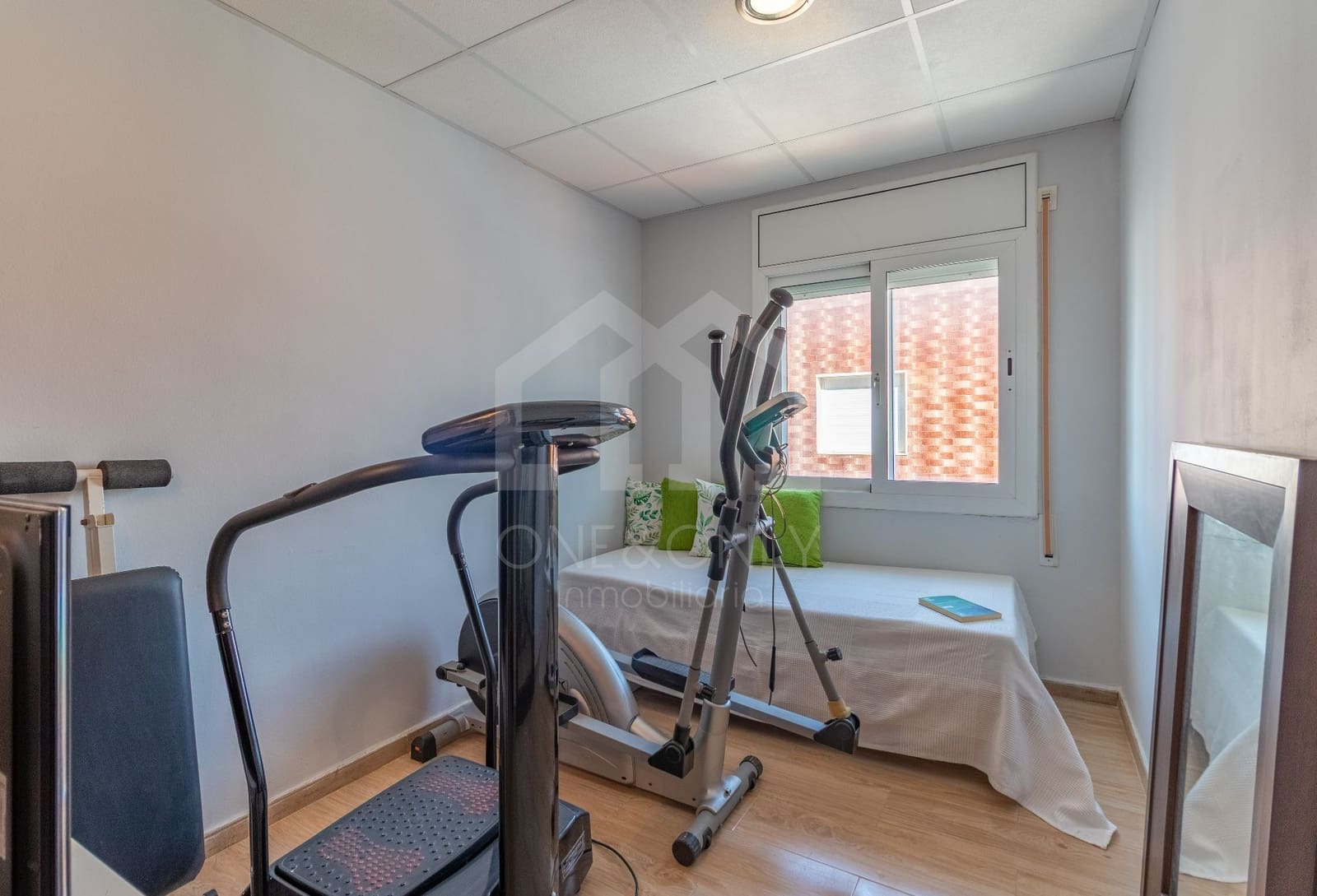 4 bedroom Flat for sale in Tarragona city with garage - € 164,000 (Ref: 9816093)