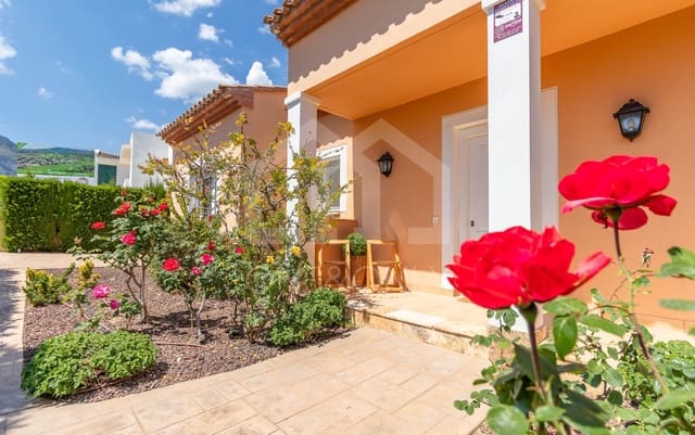 4 bedroom Villa for sale in Montroig-Mar, Mont-roig del Camp with garage - € 590,000 (Ref: 9816095)