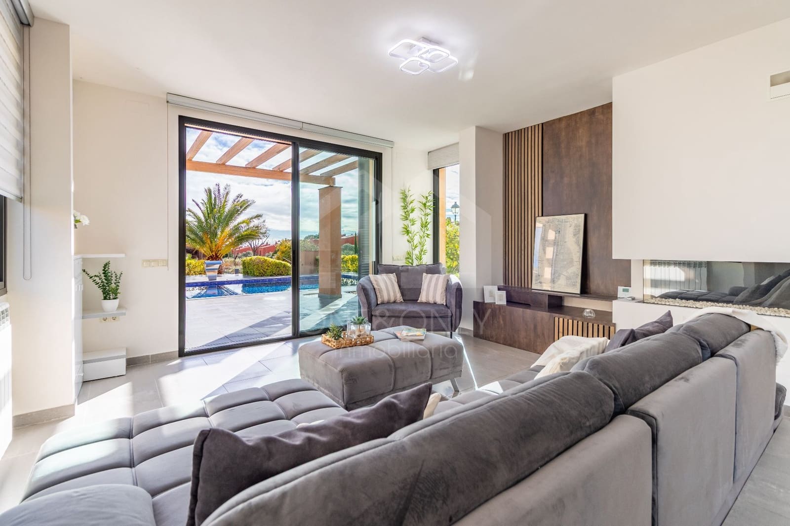 4 bedroom Villa for sale in Montroig-Mar with pool garage - € 790,000 (Ref: 9816096)