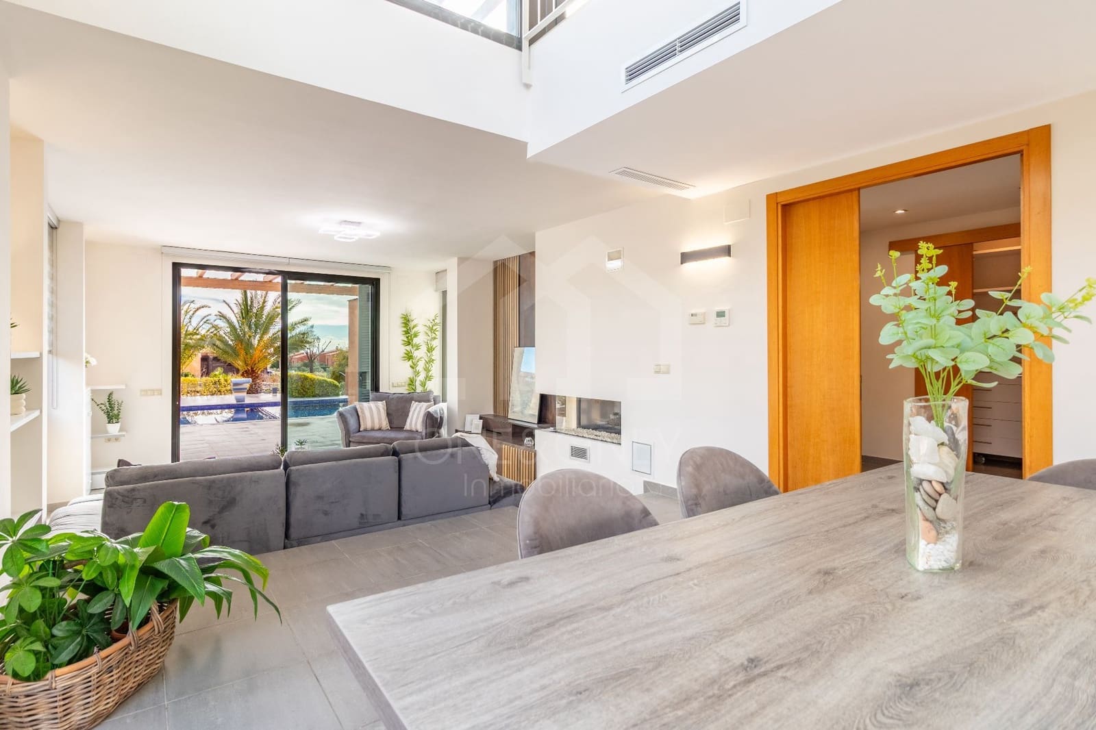 4 bedroom Villa for sale in Montroig-Mar with pool garage - € 790,000 (Ref: 9816096)