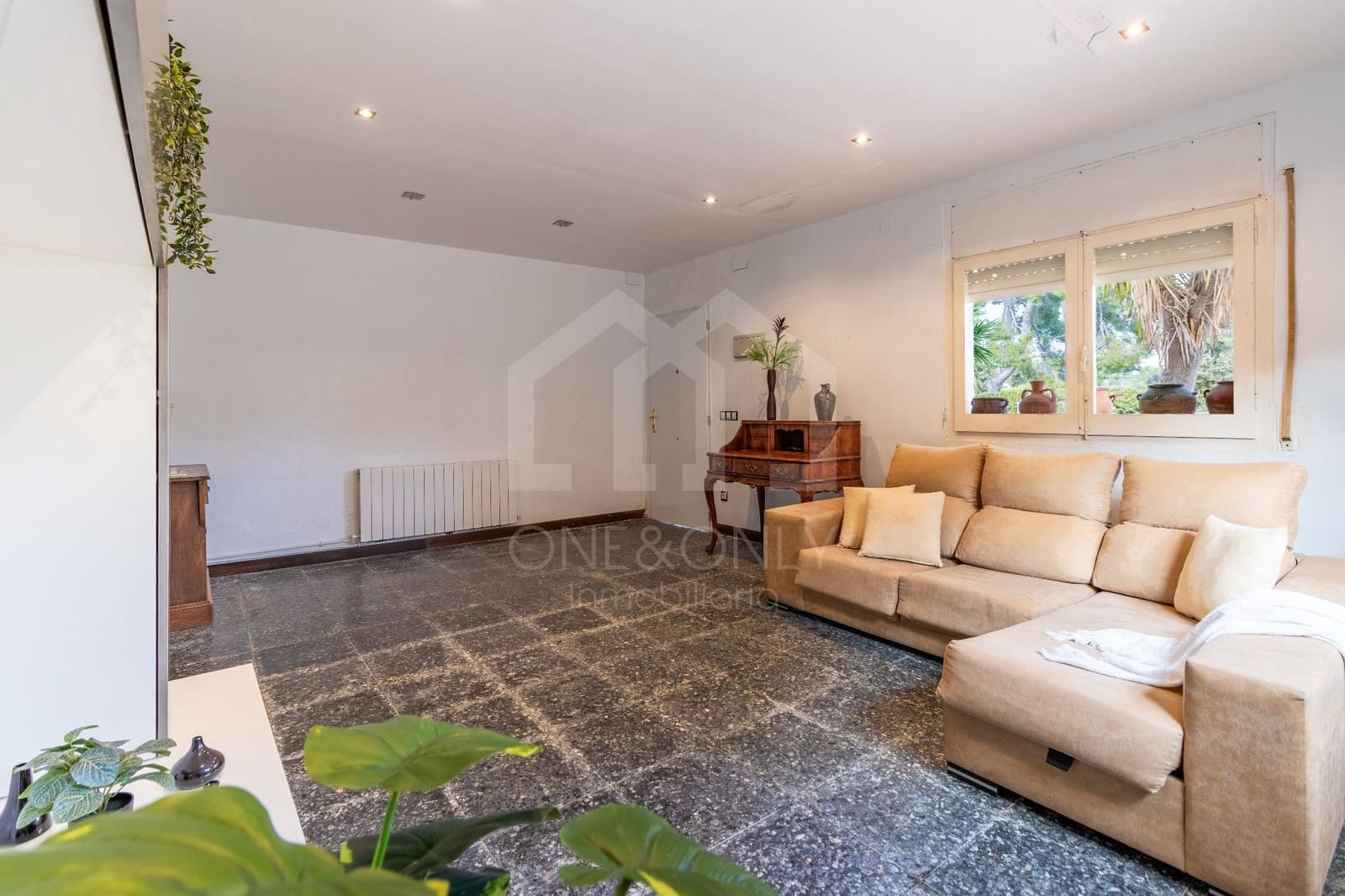 6 bedroom Villa for sale in Tarragona city with garage - € 385,000 (Ref: 9816097)
