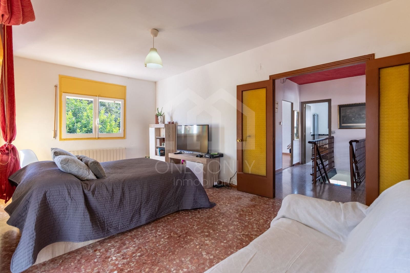 6 bedroom Villa for sale in Tarragona city with garage - € 385,000 (Ref: 9816097)