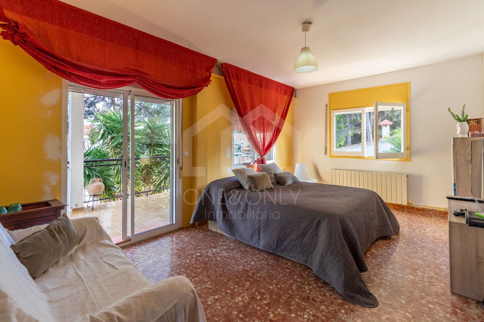 6 bedroom Villa for sale in Tarragona city with garage - € 385,000 (Ref: 9816097)