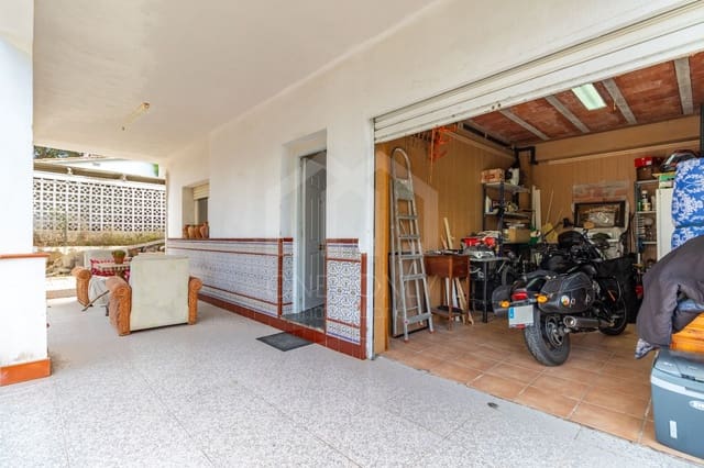 6 bedroom Villa for sale in Tarragona city with garage - € 385,000 (Ref: 9816097)