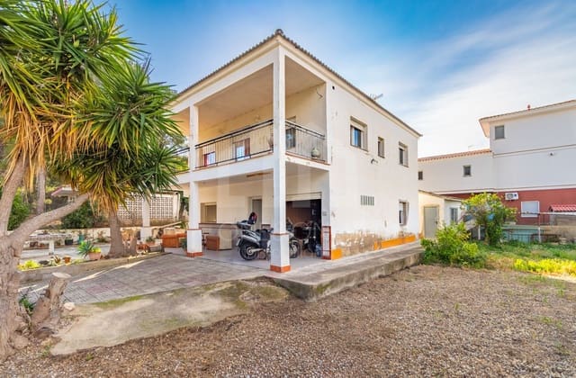 6 bedroom Villa for sale in Tarragona city with garage - € 385,000 (Ref: 9816097)