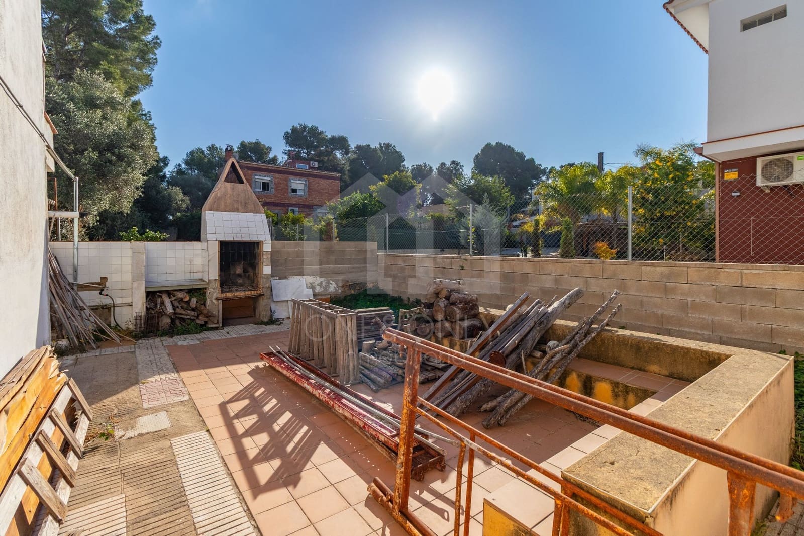 6 bedroom Villa for sale in Tarragona city with garage - € 385,000 (Ref: 9816097)