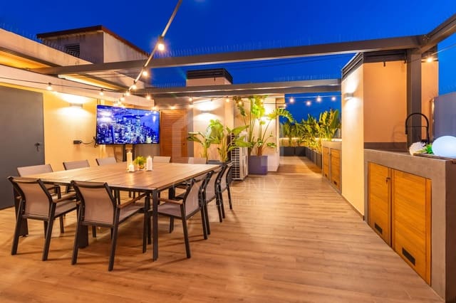 Ático de 4 habitaciones en Reus en venta con piscina garaje - 1.290.000 € (Ref: 9816102)