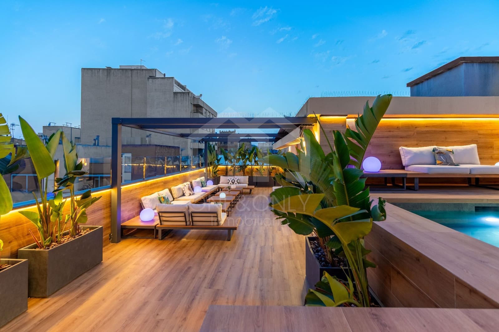 Ático de 4 habitaciones en Reus en venta con piscina garaje - 1.290.000 € (Ref: 9816102)