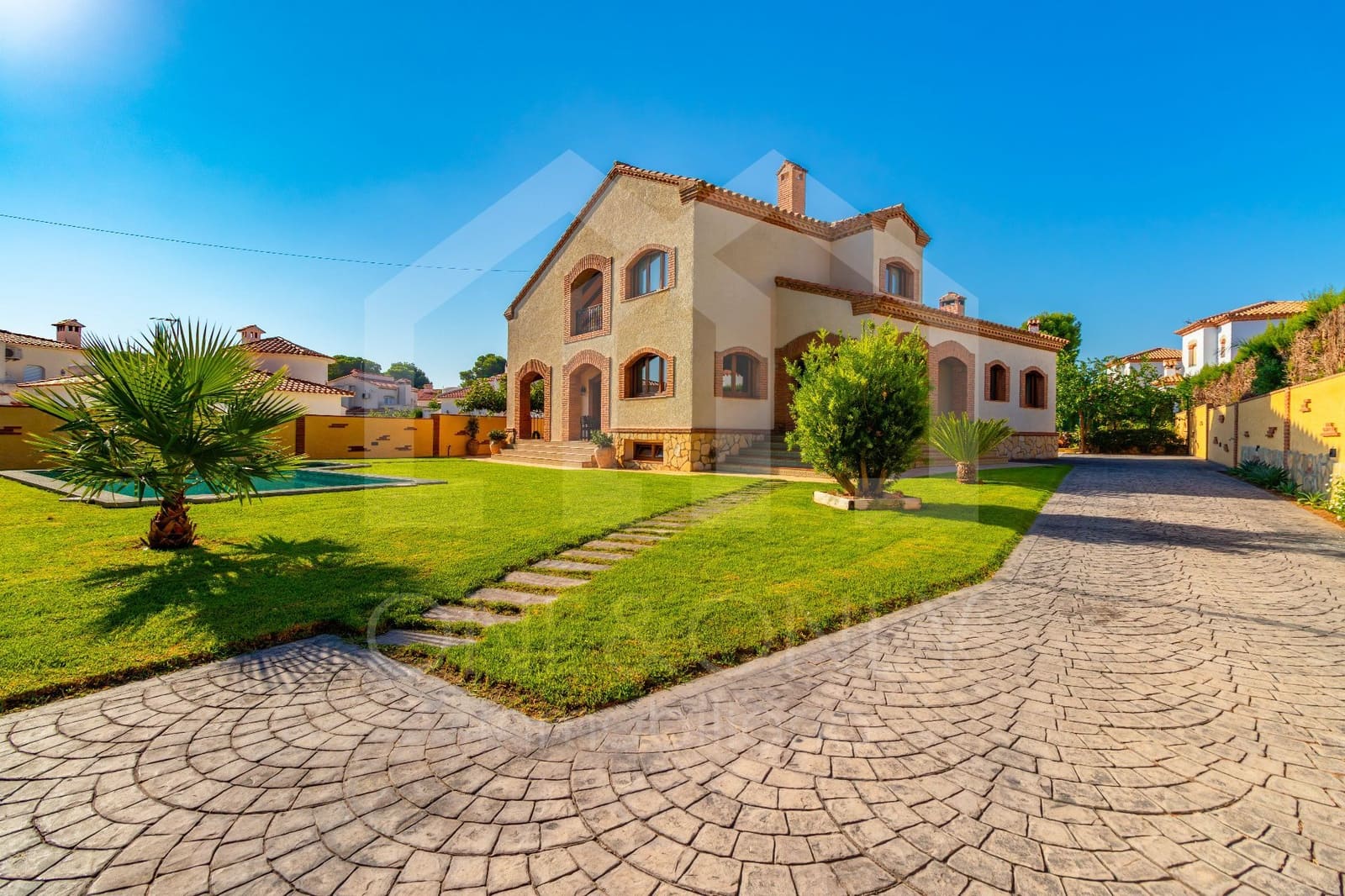 4 bedroom Villa for sale in Montroig-Mar with pool garage - € 760,000 (Ref: 9816103)