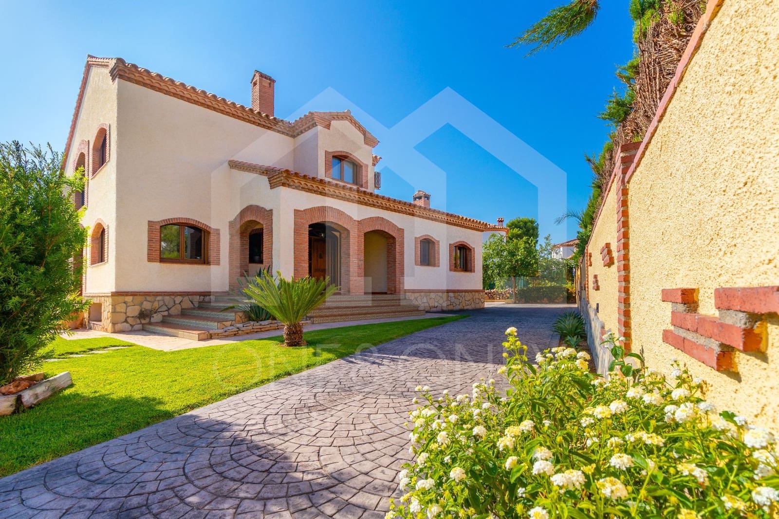 4 bedroom Villa for sale in Montroig-Mar with pool garage - € 760,000 (Ref: 9816103)