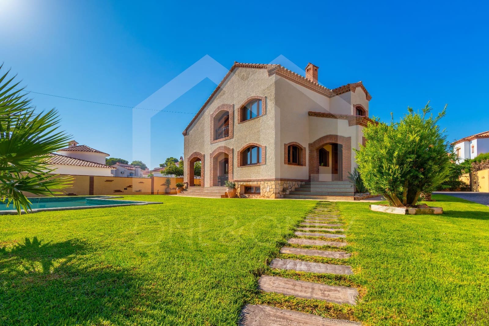 4 bedroom Villa for sale in Montroig-Mar with pool garage - € 760,000 (Ref: 9816103)