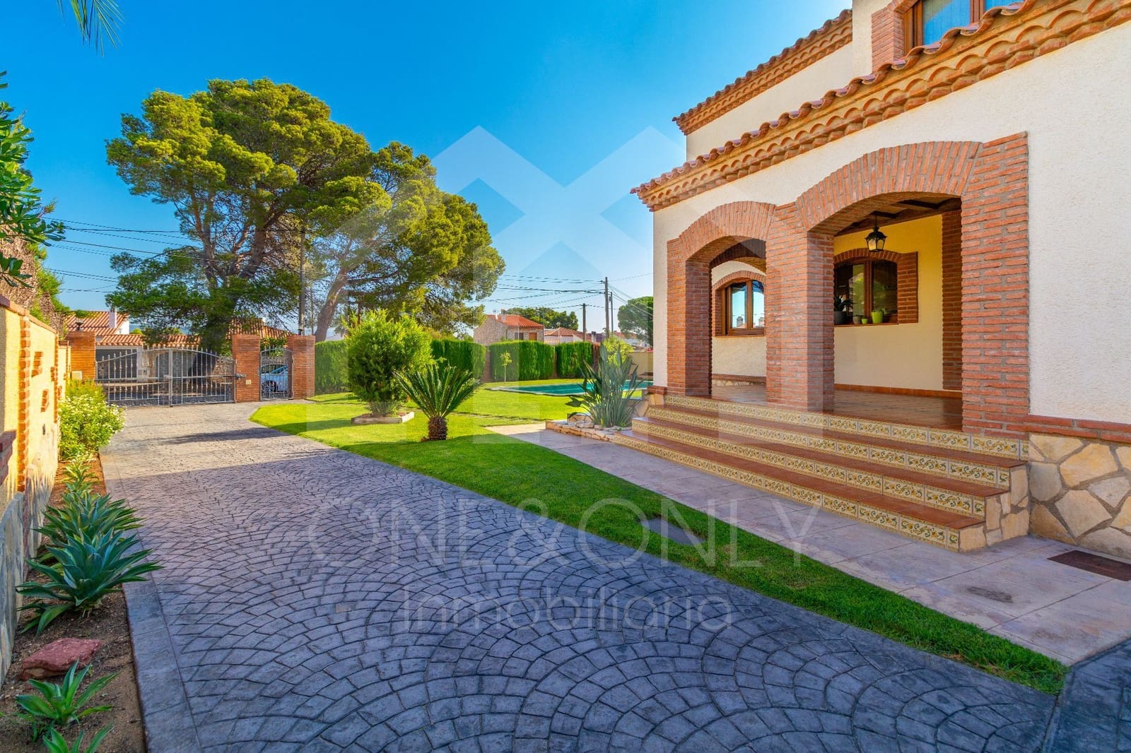 4 bedroom Villa for sale in Montroig-Mar with pool garage - € 760,000 (Ref: 9816103)