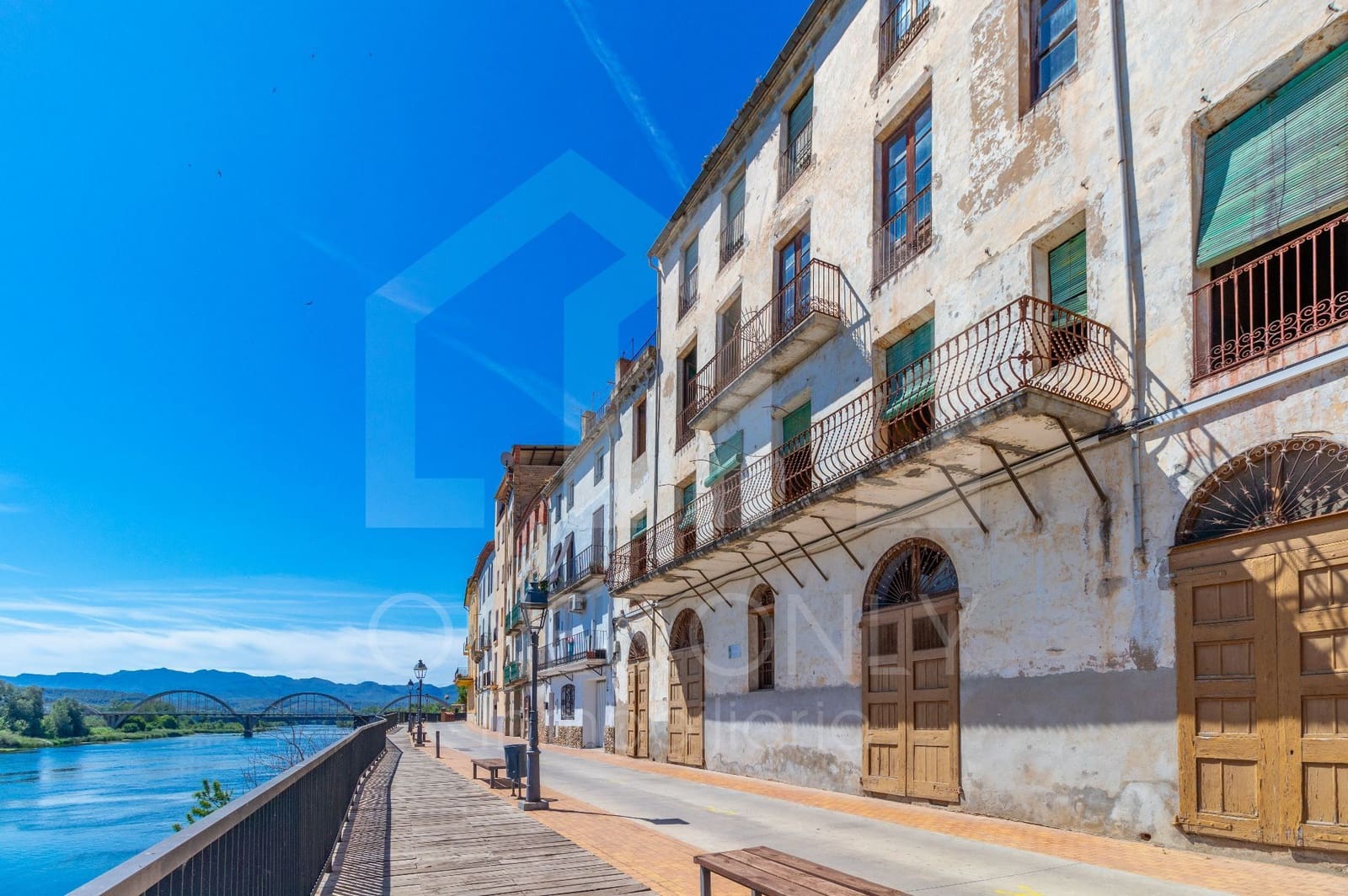10 quarto Moradia para venda em Mora d'Ebre com garagem - 318 000 € (Ref: 9816104)