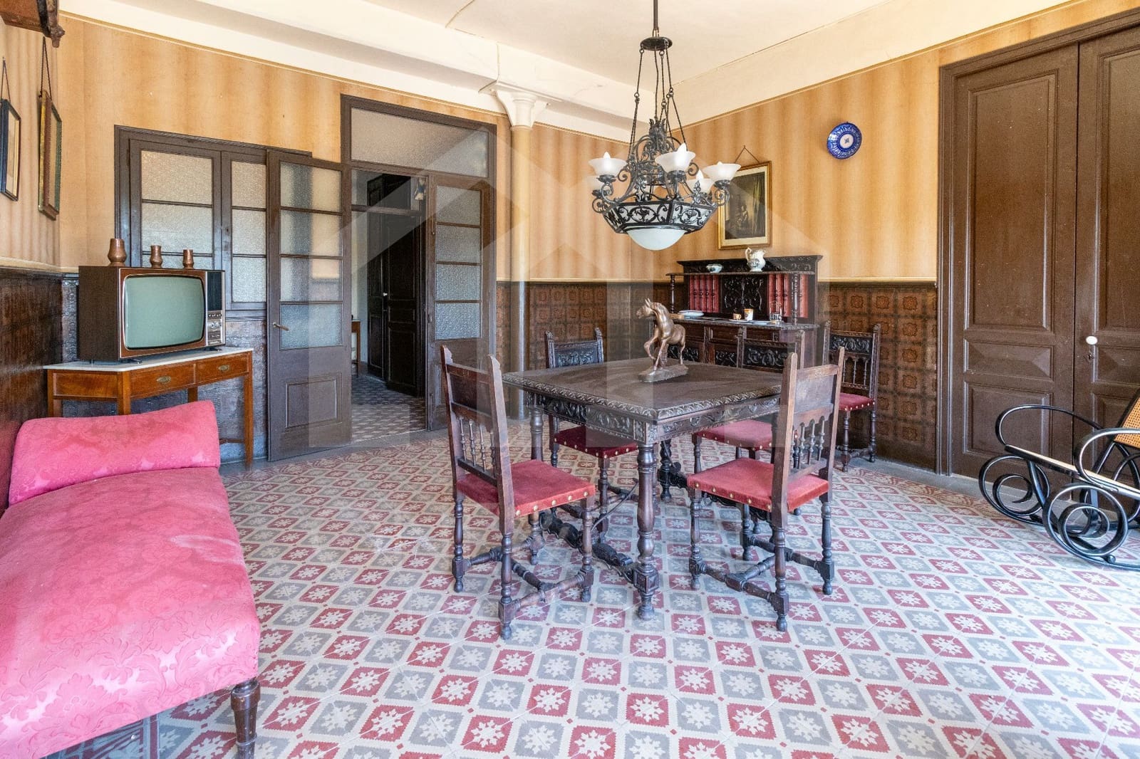10 quarto Moradia para venda em Mora d'Ebre com garagem - 318 000 € (Ref: 9816104)