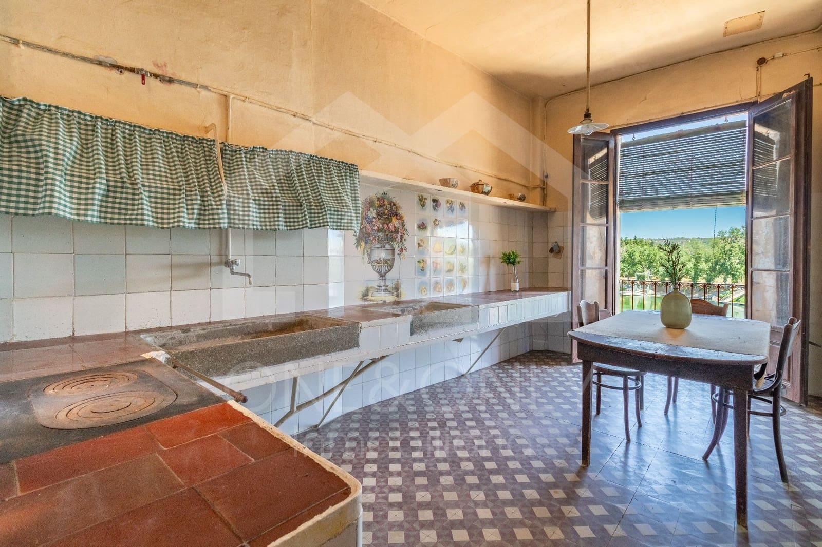 10 quarto Moradia para venda em Mora d'Ebre com garagem - 318 000 € (Ref: 9816104)