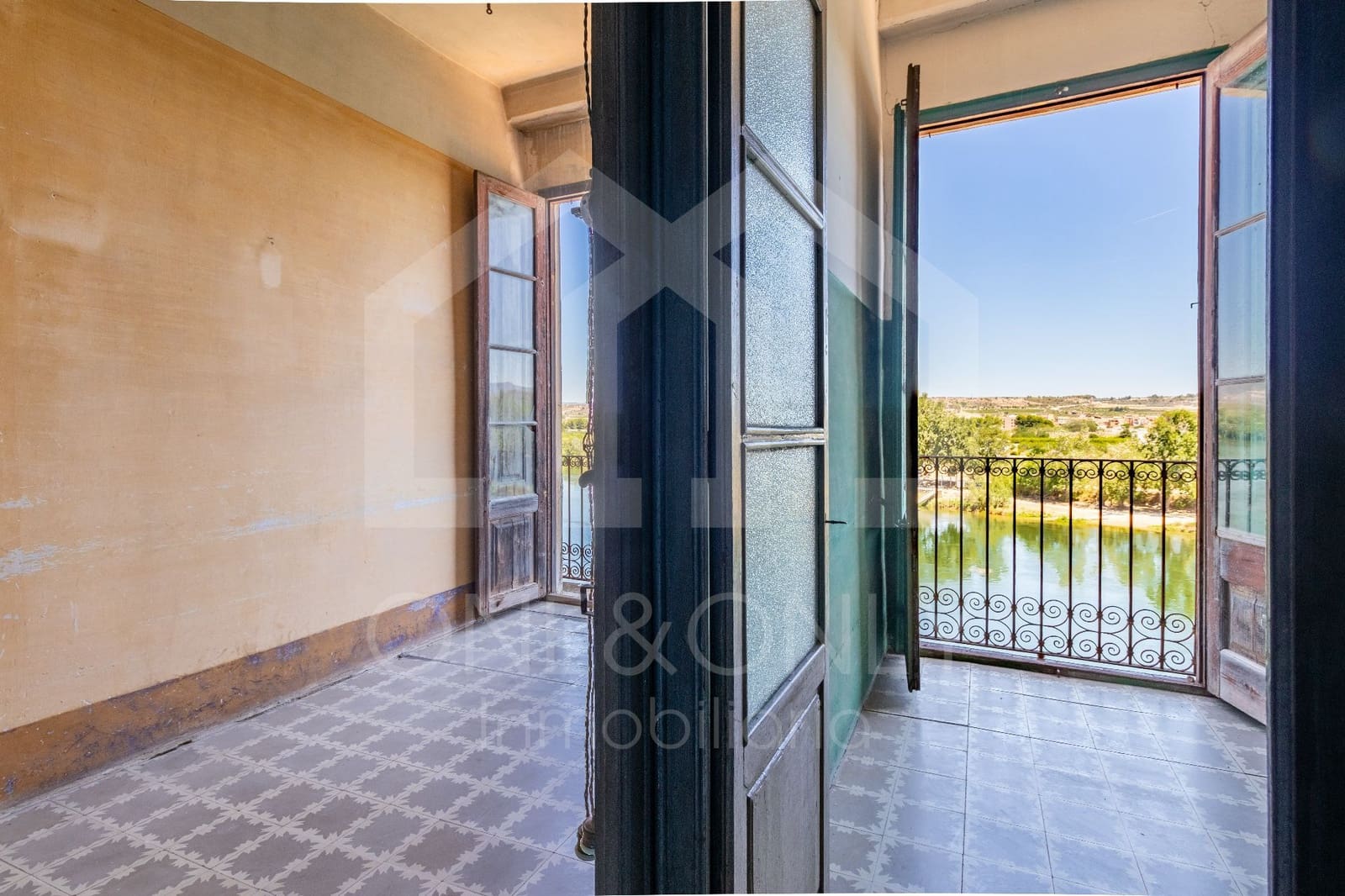 10 quarto Moradia para venda em Mora d'Ebre com garagem - 318 000 € (Ref: 9816104)