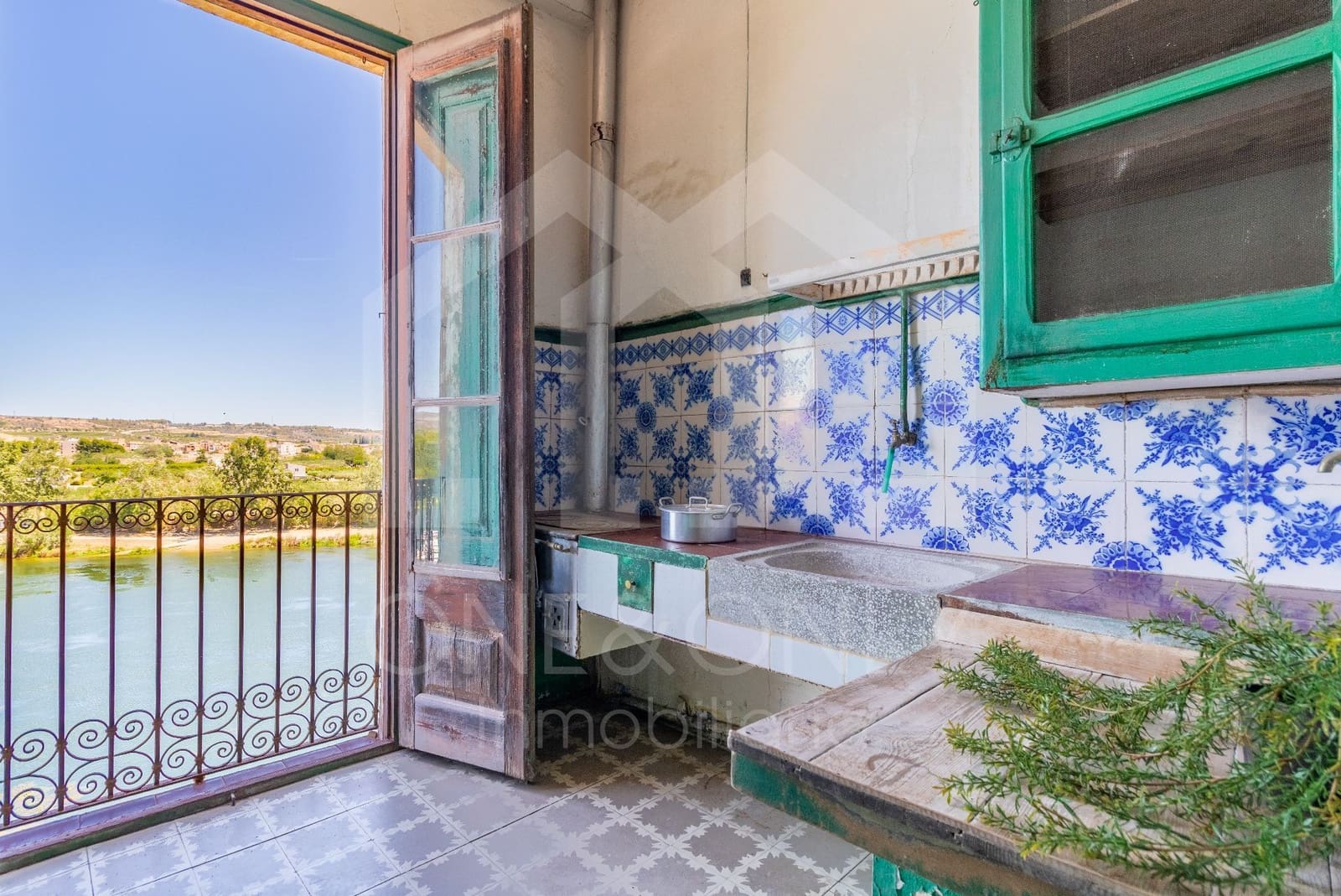 10 quarto Moradia para venda em Mora d'Ebre com garagem - 318 000 € (Ref: 9816104)