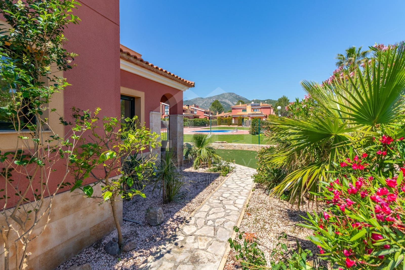 3 soverom Villa til salgs i Montroig-Mar med svømmebasseng garasje - € 330 000 (Ref: 9866560)