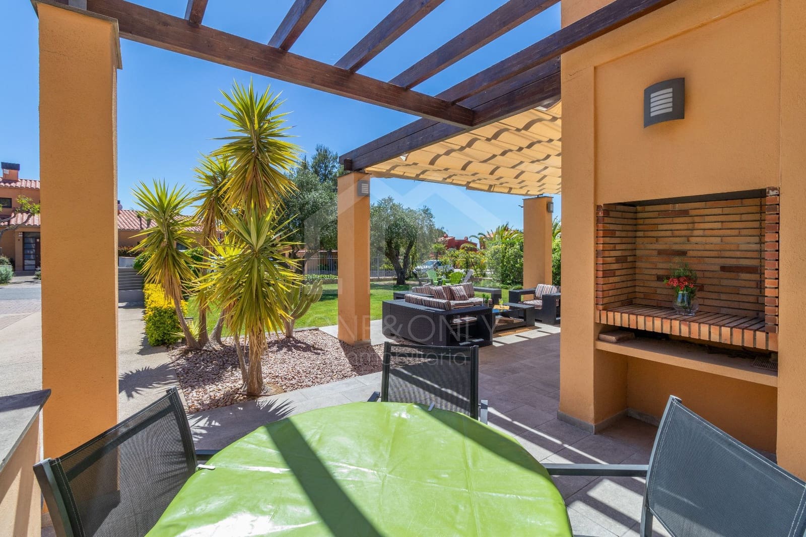 4 bedroom Villa for sale in Montroig-Mar with pool garage - € 760,000 (Ref: 9869875)