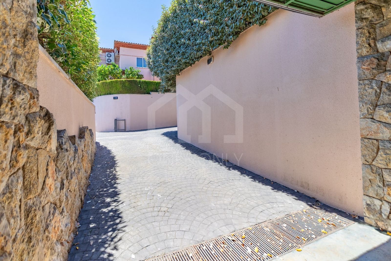 4 bedroom Villa for rent in Montroig-Mar with pool garage - € 2,125 (Ref: 9955669)