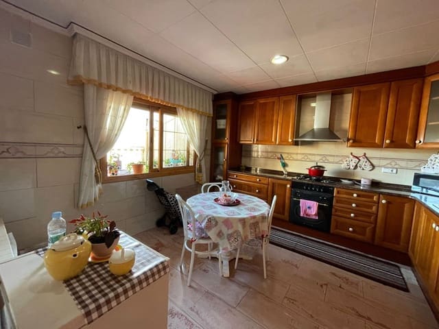 3 slaapkamer Villa te koop in Tordera met garage - € 315.000 (Ref: 7406861)