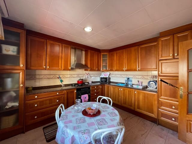 3 slaapkamer Villa te koop in Tordera met garage - € 315.000 (Ref: 7406861)