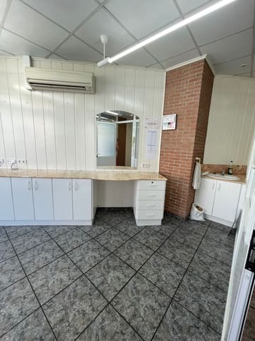 3 slaapkamer Commercieel te huur in Tordera - € 500 (Ref: 8449899)
