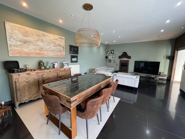 4 slaapkamer Villa te koop in Fogars de la Selva met zwembad - € 605.000 (Ref: 8610321)