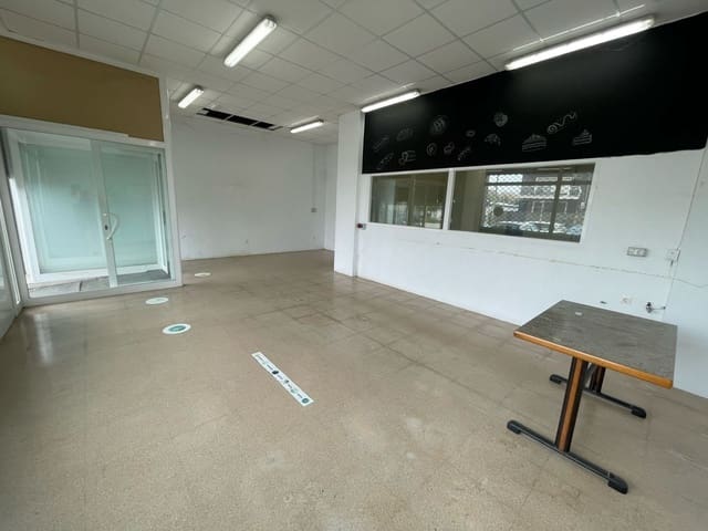 Commercieel te huur in Tordera - € 800 (Ref: 8914867)