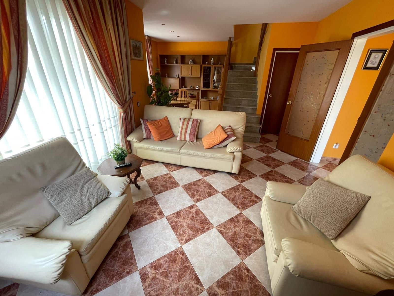 4 sovrum Villa till salu i Tordera med garage - 269 000 € (Ref: 8993558)