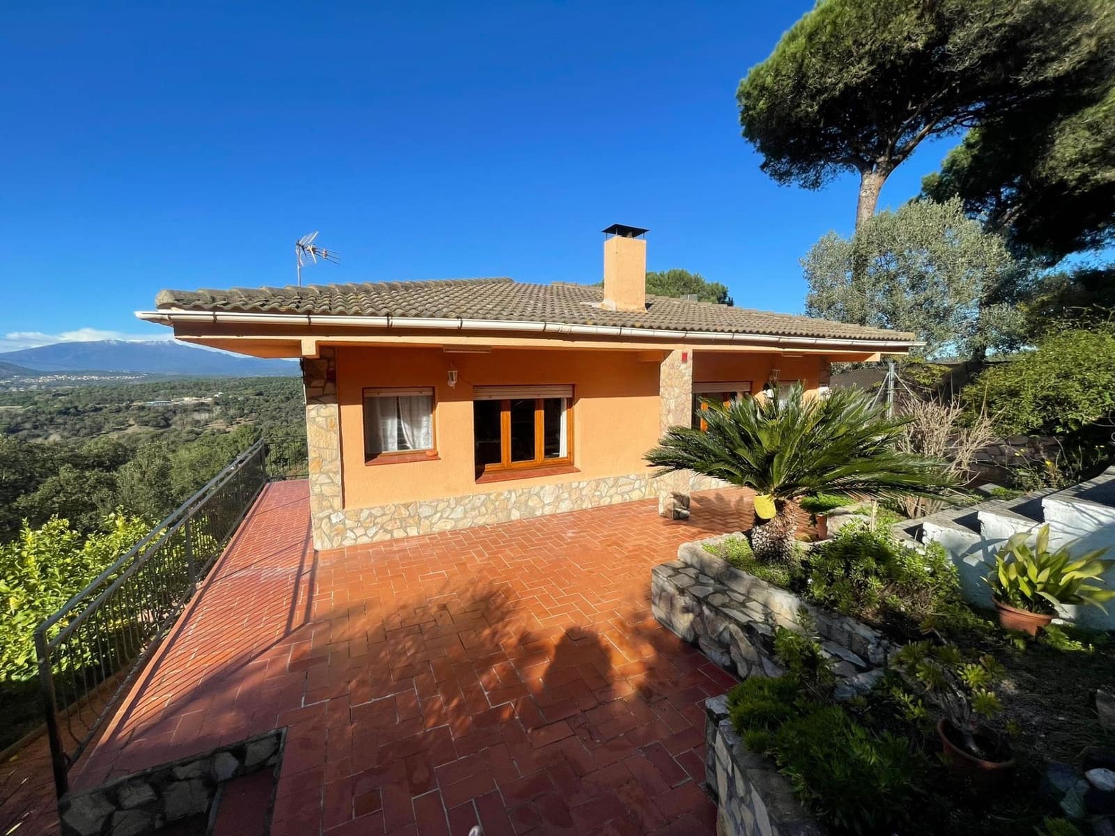 Chalet de 9 habitaciones en Tordera en venta - 275.000 € (Ref: 9535498)